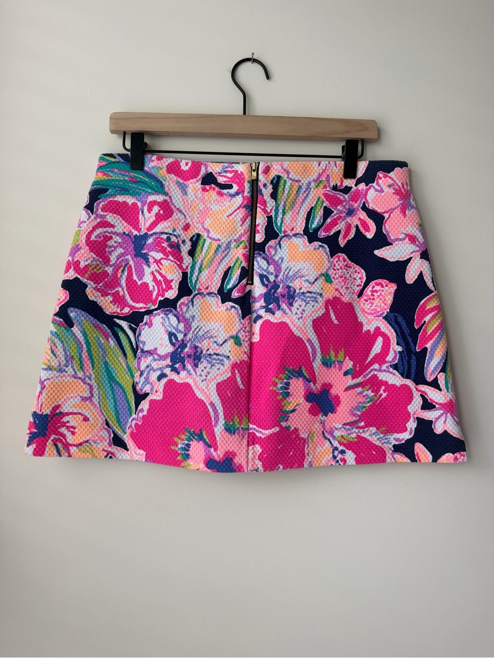 Lilly Pulitzer Bold Floral Mini Skirt With Built-In Shorts - Picture 3 of 7